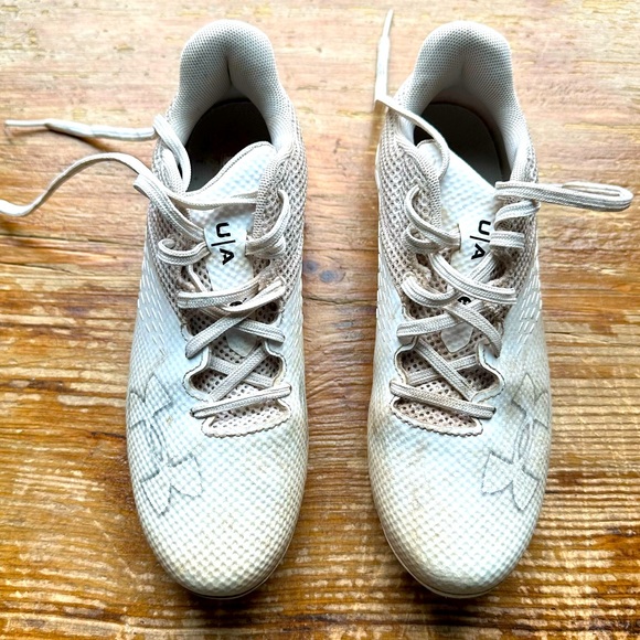 Under Armour Limited Edition “Hazmat” Baseball Cleats Youth 4Y White 🔥☠️☣️ - Picture 1 of 15